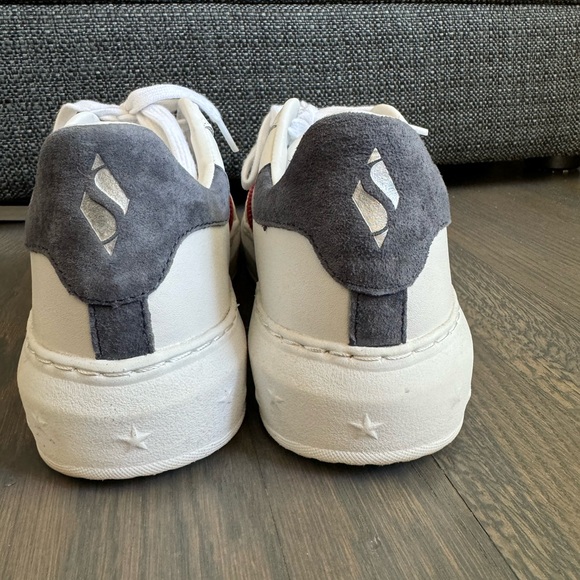 Skechers - Picture 6 of 7